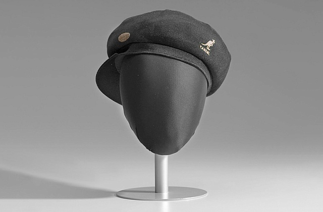 Гайд по кепкам Kangol, которые можно носить задом-наперёд