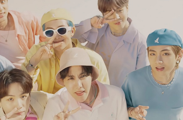 Скандал с продажей панамы участника BTS