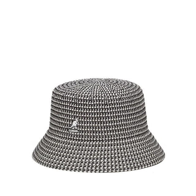 Grid knit bucket