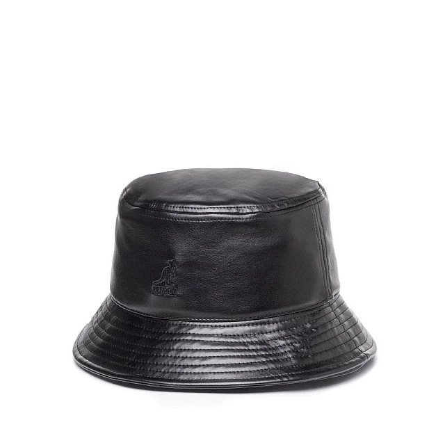 Chain faux leather bucket