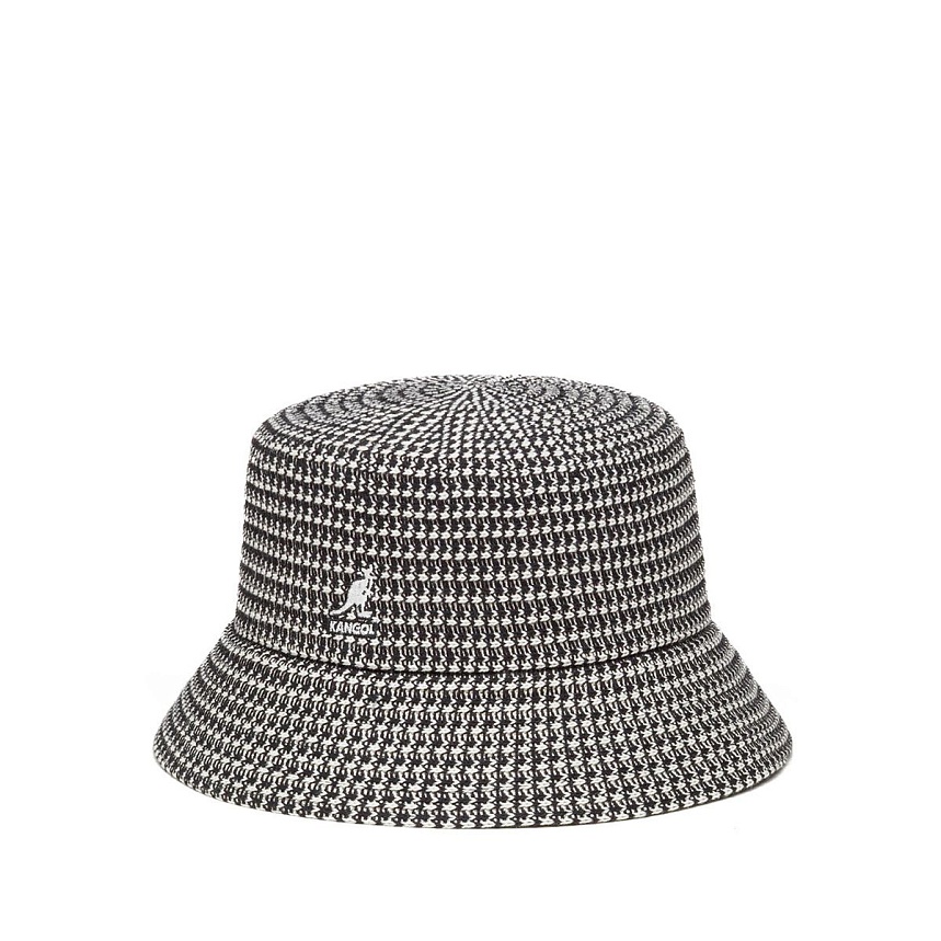 Grid knit bucket